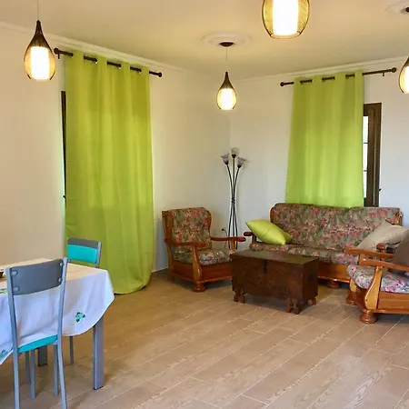 Nyaraló Costa House