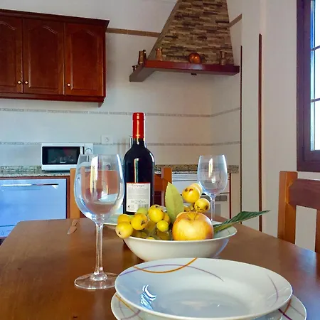 Nyaraló Costa House *